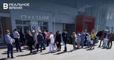 В Казани на Оренбургском тракте выстроилась очередь на оформление авто - realnoevremya.ru - Казань - Татарстан