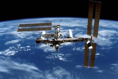 Роберт Бенкен - Крис Кэссиди - Два астронавта NASA на семь часов вышли в открытый космос - argumenti.ru