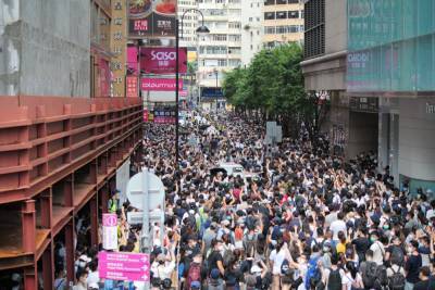 В первый день действия закона о нацбезопасности в Гонконге задержали 300 человек - focus.ua - Китай - Гонконг - Гонконг