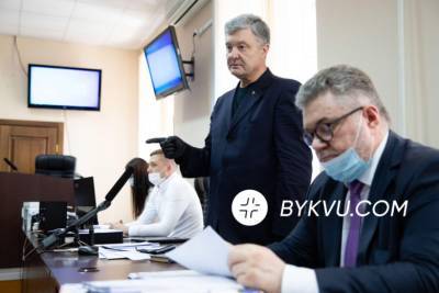 Руслан Рябошапка - Порошенко в суде: «Замахнулись – бейте! Но лучше верните этот трэш в прокуратуру» - bykvu.com