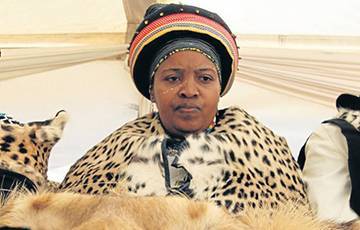 Сирил Рамафоса - В Южной Африке от COVID-19 умерла королева - charter97.org - Юар