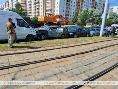 Фотофакт. В Витебске столкнулись шесть автомобилей - naviny.by - Витебск
