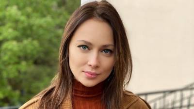 Настасья Самбурская - Сексуальная кошечка или гопница с района: какой образ Самбурской лучше? - 5-tv.ru