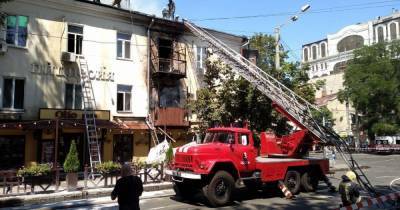 "Остались без одежды и денег": в Одессе в результате пожара в доме жители потеряли свои квартиры - tsn.ua - Одесса - Жители