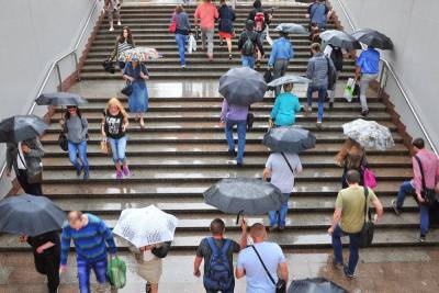 Москвичей предупредили о дожде с грозой в ближайшие часы - vm.ru - Россия - Москва