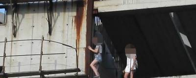 В Омске девочки-подростки оккупировали недостроенную шестнадцатиэтажку - runews24.ru - Омск - Omsk