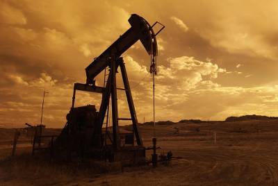 Неделя для нефти началась с падения цен - naviny.by