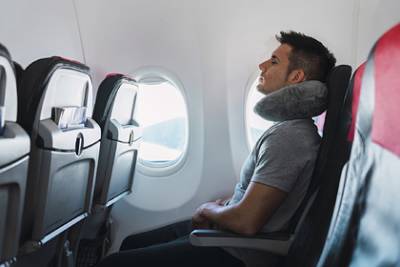 Раскрыты секреты хорошего сна на борту самолета - lenta.ru