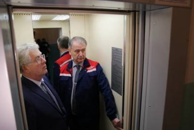 Петербург потратит около трех миллиардов рублей на замену лифтов в домах - karpovka.com - Санкт-Петербург