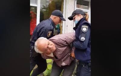 В Черновцах полиция надела наручники на пенсионера-торговца - korrespondent.net - Киевская обл. - Черновцы