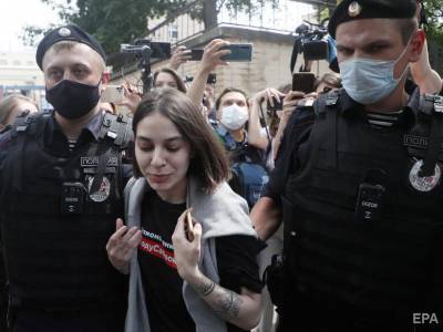 Иван Сафронов - В России журналисту Сафронову предъявили обвинение в госизмене. 18 его коллег задержали под зданием СИЗО - gordonua.com - Россия - Чехия