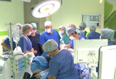 Нейрохирурги Центра Алмазова удалили беременной гигантскую опухоль мозга - online47.ru - Псковская обл.