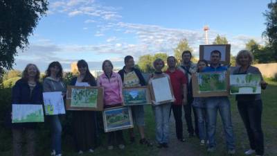 Защитники Муринского парка посвятили зеленой зоне картины - piter.tv - район Калининский - Застройка