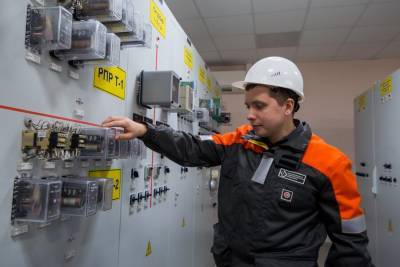 Более 440 бригад энергетиков перевели в режим повышенной готовности из-за непогоды - m24.ru - Моэск