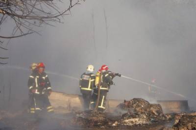 В одном из районов Киева произошел масштабный пожар на складах: фото с места событий - newsone.ua - Киев - Луганская обл. - район Киева - район Соломенский, Киев