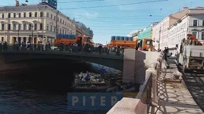 С Зеленого моста спустя год сняли ограничения для движения пешеходов и транспорта - piter.tv - Санкт-Петербург - территория Мостотрест