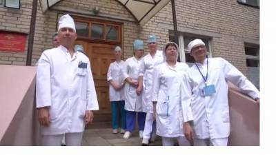 Первых добровольцев, на которых испытали вакцину от CoViD-19, выписали из больницы - piter.tv - Россия - Минобороны