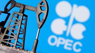 Абдель Азиз - Страны ОПЕК+ сократят в августе добычу нефти после отставания в мае - iz.ru - Израиль - Саудовская Аравия