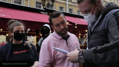Владимир Джабаров - Несанкционированный митинг оппозиции в Петербурге прошел незамеченным - polit.info - Россия - Санкт-Петербург - Москва
