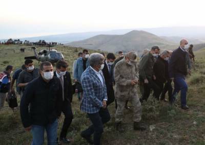 Сулейман Сойлу - Семь человек погибли при крушении самолета-разведчика на востоке Турции - vm.ru - Турция