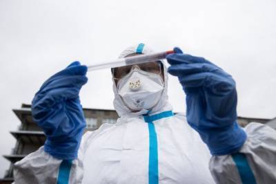 Второй день подряд в Украине фиксируют свыше 800 новых случаев коронавируса - vkcyprus.com - Украина - Киев