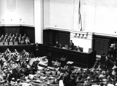 Владимир Зеленский - Леонид Кравчук - Декларация непослушания, или Как Кравчук правильно сориентировался - bykvu.com - Украина