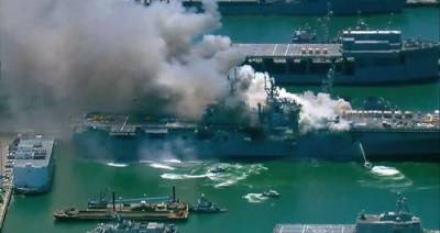 Пожар на корабле “USS Bonhomme Richard” до сих пор продолжается - argumenti.ru - США - Сан-Диего