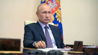 Владимир Путин - Артем Деев - Путин заявил, что бюджет страны на трехлетний период должен отвечать запросу россиян - riafan.ru - Россия