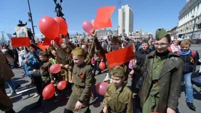 Василий Лановой - Организаторы «Бессмертного полка» объявили об отмене шествия 26 июля - gazeta.ru - Россия