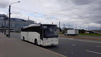 Петербуржцев, прилетевших с Бали в Москву, сегодня развезли по домам - piter.tv - Россия - Ленинградская обл. - Петербурга
