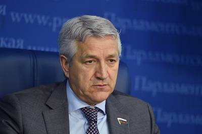 Леонид Огуль - Огуль призвал ускорить согласование поправок об оказании первой помощи на борту самолёта - pnp.ru