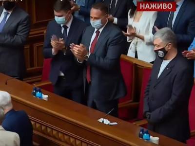 Дмитрий Разумков - Петр Порошенко - Леонид Кравчук - Кравчука в Раде встретили аплодисментами. Порошенко не аплодировал - gordonua.com - Украина