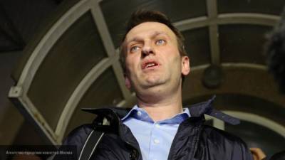 Алексей Навальный - Игнат Артеменко - Навального отпустили из СК под подписку о невыезде - polit.info - Россия
