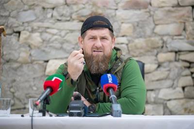 Рамзан Кадыров - Кадыров назвал «опасными людьми» чиновников, не подписанных в соцсетях на канал «Грозный» - znak.com - респ. Чечня - район Веденский