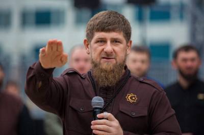 Рамзан Кадыров - «Если работник не подписан, то это опасный для нас человек». Кадыров приказал бюджетникам подписаться на телеканал «Грозный» в соцсетях - theins.ru - респ. Чечня - район Веденский