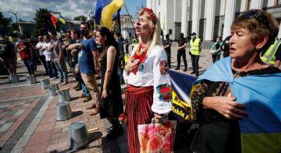 Евгения Кравчук - В "Слуге народа" говорят, что не будут осенью выносить на рассмотрение Рады законопроект Бужанского - unian.net