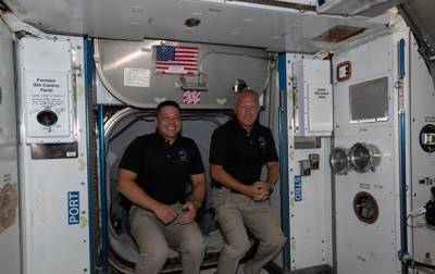 Илон Маск - Роберт Бенкен - Джеймс Брайденстайн - Херли Даглас - В NASA назвали дату возвращения корабля Crew Dragon на Землю - korrespondent.net - США