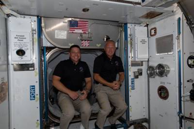 Илон Маск - Роберт Бенкен - Джеймс Брайденстайн - Стала известна дата возвращения корабля SpaceX Crew Dragon на Землю - vkcyprus.com - Киев