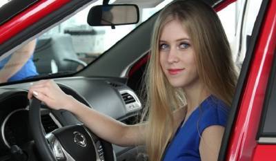 Почти половина водителей отвлекается, управляя автомобилем - mirnov.ru - Россия