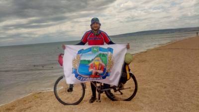 «А главная мечта — подняться на Эльбрус»: учитель из Томской области доехал на велосипеде до Крыма - tv2.today - Крым - Казахстан - Алма-Ата - Киргизия - респ. Алтай - Новороссийск - Томская обл.