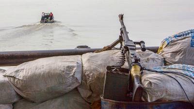 Пираты похитили 13 россиян и украинцев с судна в Гвинейском заливе - gazeta.ru - Россия - Нигерия - Абуджа - Бенин
