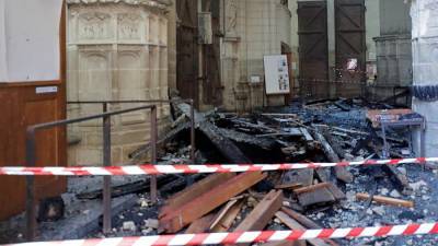 святой Петр - святой Павел - Большой орган собора во французском Нанте полностью сгорел - iz.ru - Нант