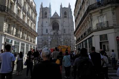 Жан Кастекс - Власти Франции надеются на быструю реставрацию сгоревшего в Нанте собора - aif.ru - Франция - Нант