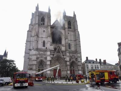 Пожар в кафедральном соборе Нанта - потушили - unn.com.ua - Киев - Франция - Нант