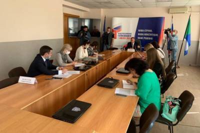 В маске президента страны приходили на голосование жители Хабаровского края - hab.aif.ru - Россия - Хабаровский край - Хабаровск - Конституция
