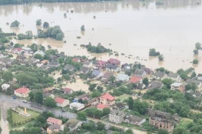 Наводнения на западе Украины: вода все еще не отступила от сотни домов - newsone.ua - Украина - Ивано-Франковская обл. - Тернопольская обл. - Черновицкая обл. - Львовская обл. - Черновцы - Гсчс