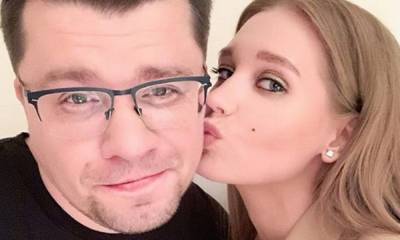 Кристина Асмус - Гарик Харламов - Роза Сябитова - «У нас разные взгляды на воспитание ребенка». Почему Харламов и Асмус разводятся? - gubdaily.ru