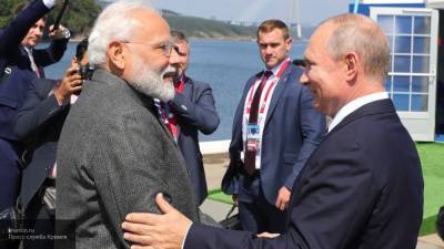Владимир Путин - Нарендра Моди - Премьер-министр Индии поздравил Путина с успешным проведением голосования по поправкам - polit.info - Россия - Индия