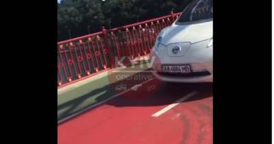 На пешеходный мост в Киеве снова выехал автомобиль - tsn.ua - Киев