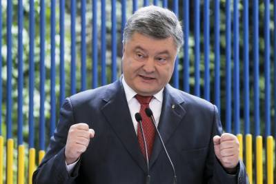 Владимир Зеленский - Илья Кива - Украинский депутат сообщил о подготовке Порошенко кровавого смещения Зеленского - mk.ru - Россия - Украина